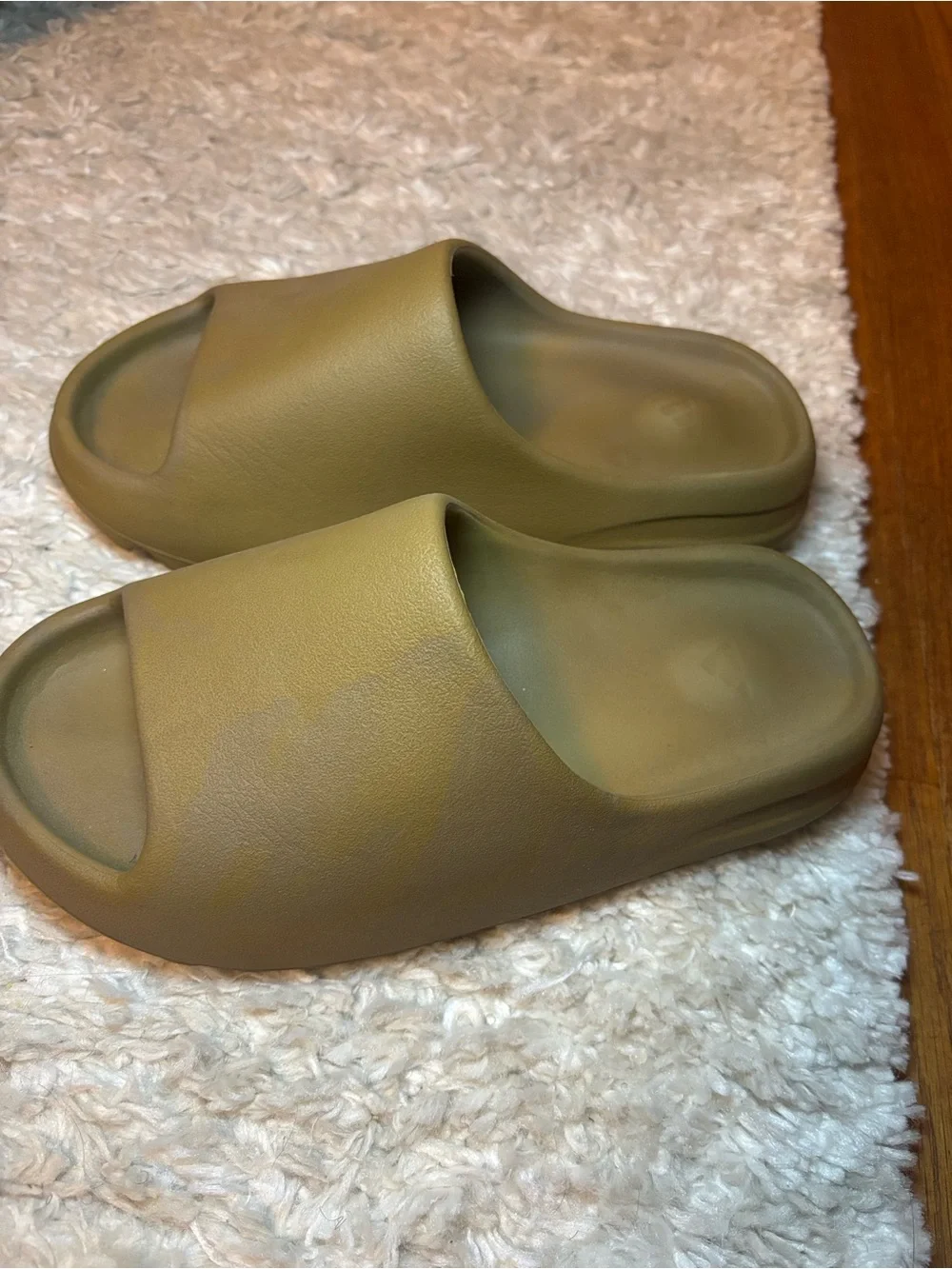 Yeezy Slides in the color Ochre - Picture 1 of 6
